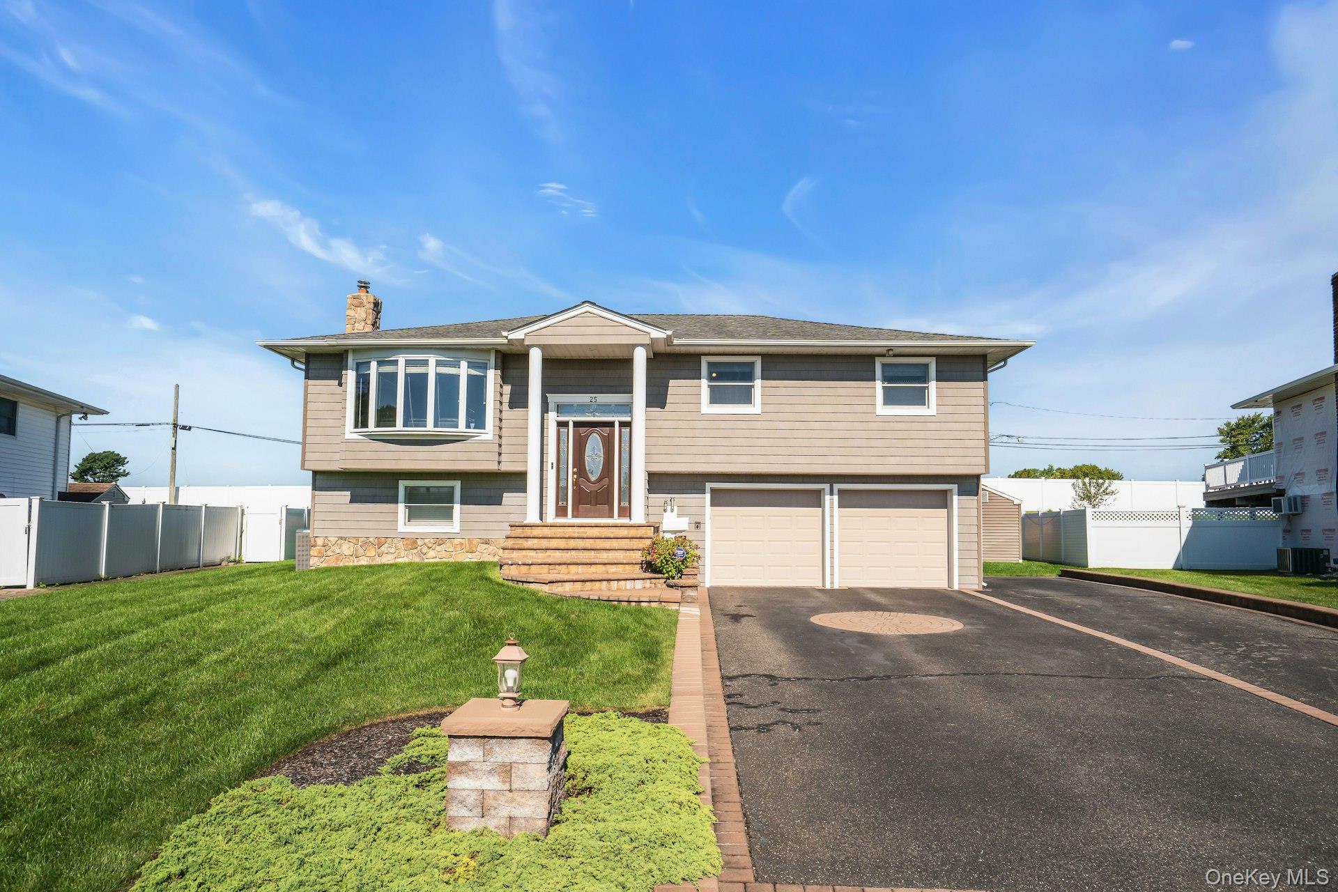 25 Heather Crescent, Commack NY 11725
