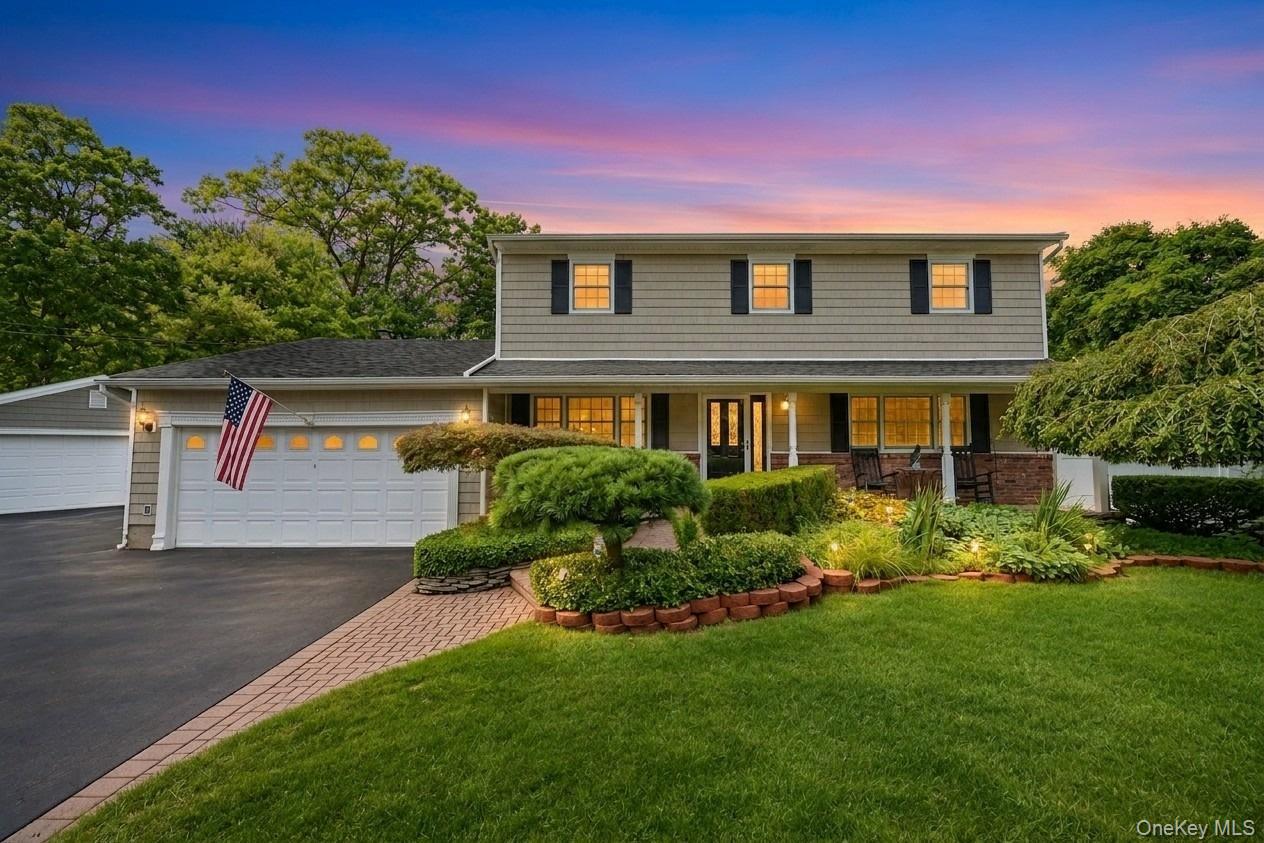 124 Bayview Drive, Oakdale NY 11769