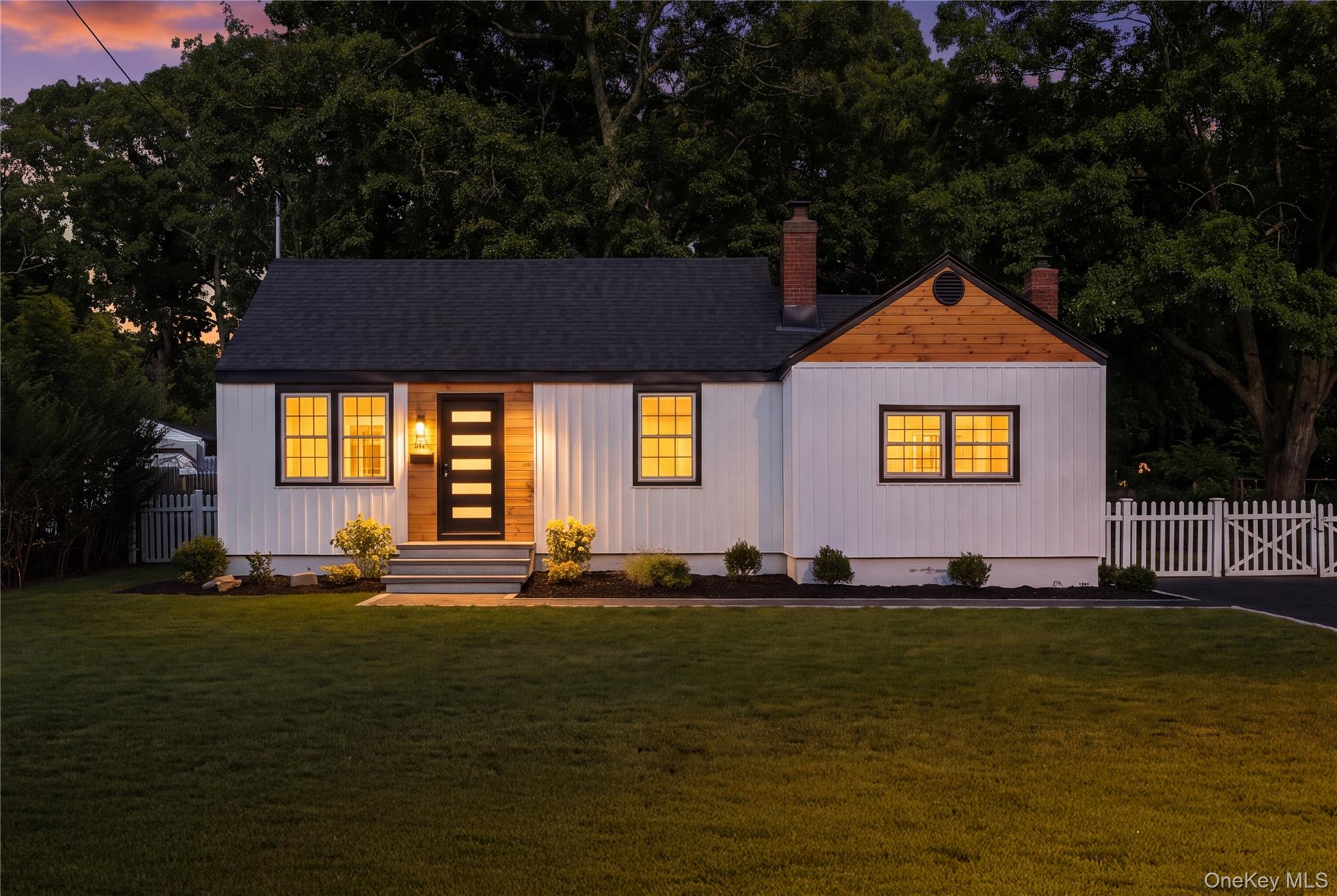 13 Campbell Lane, East Islip NY 11730