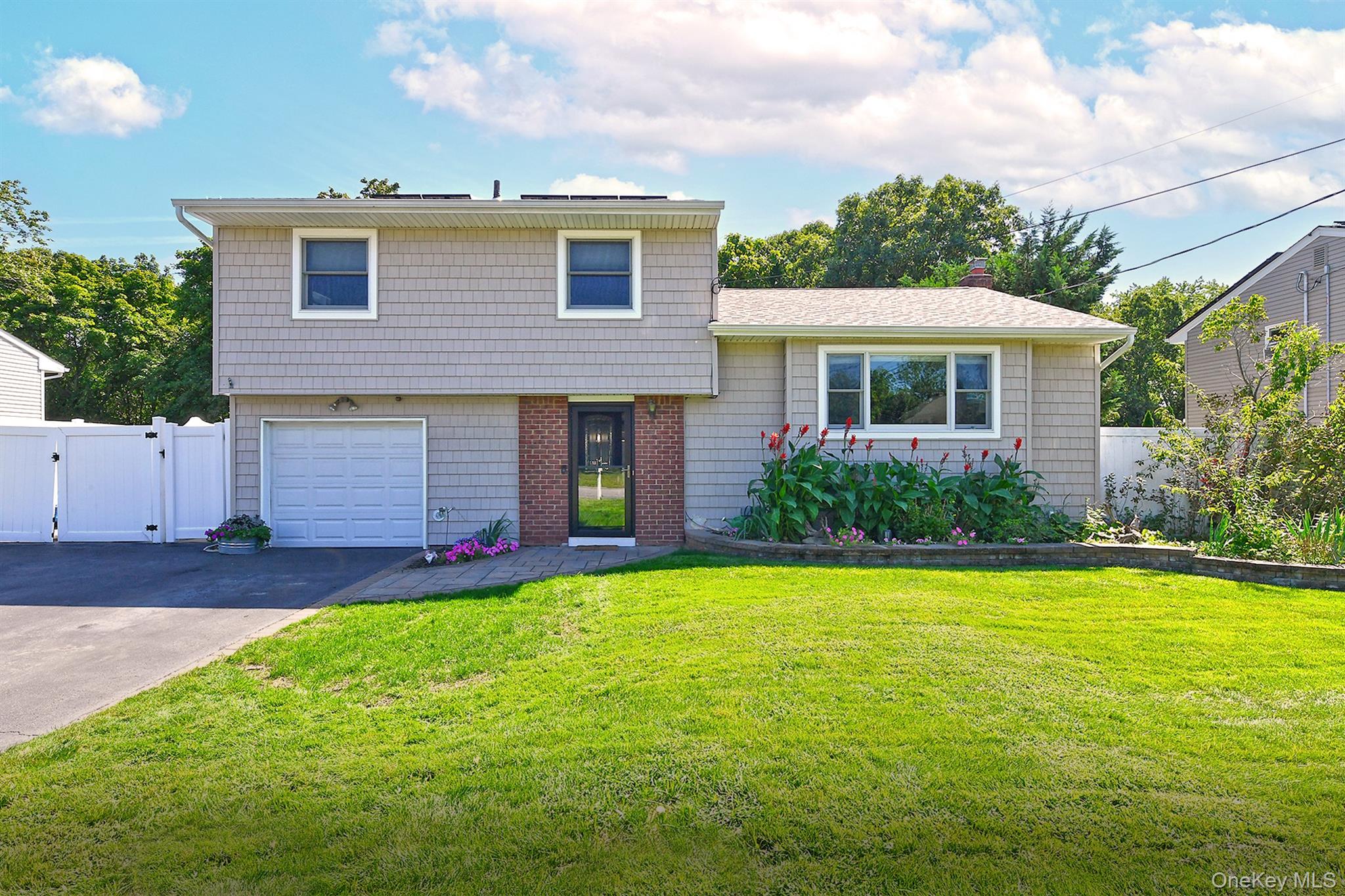 21 Campo Avenue, Selden NY 11784