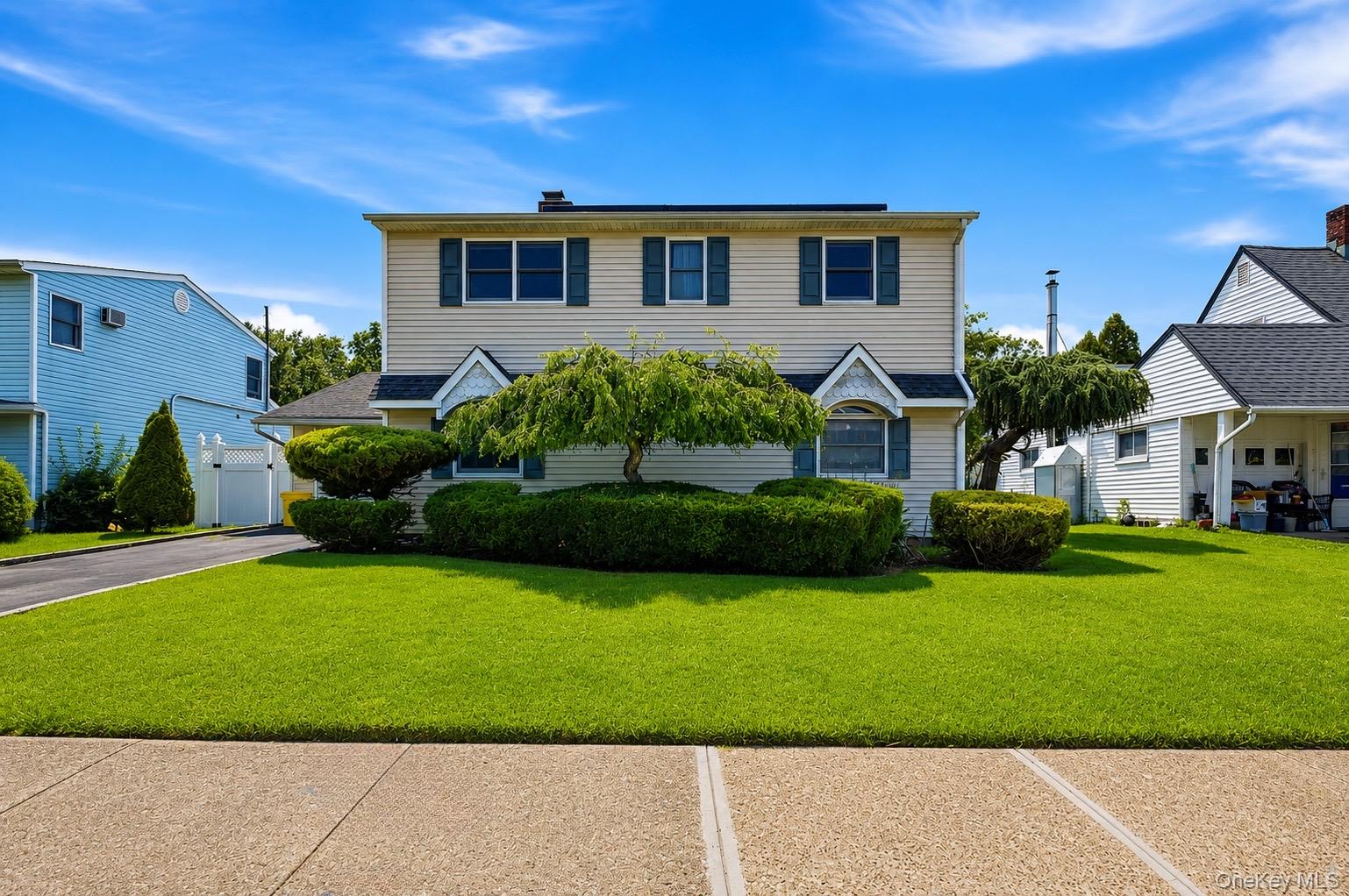 12 Cable Lane, Hicksville NY 11801