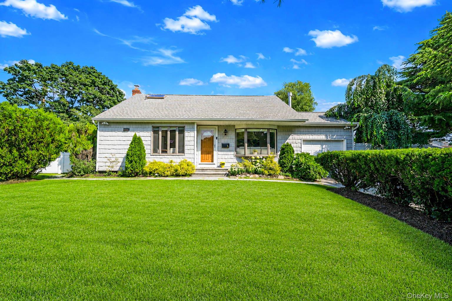 1 Rutgers Street, Smithtown NY 11787