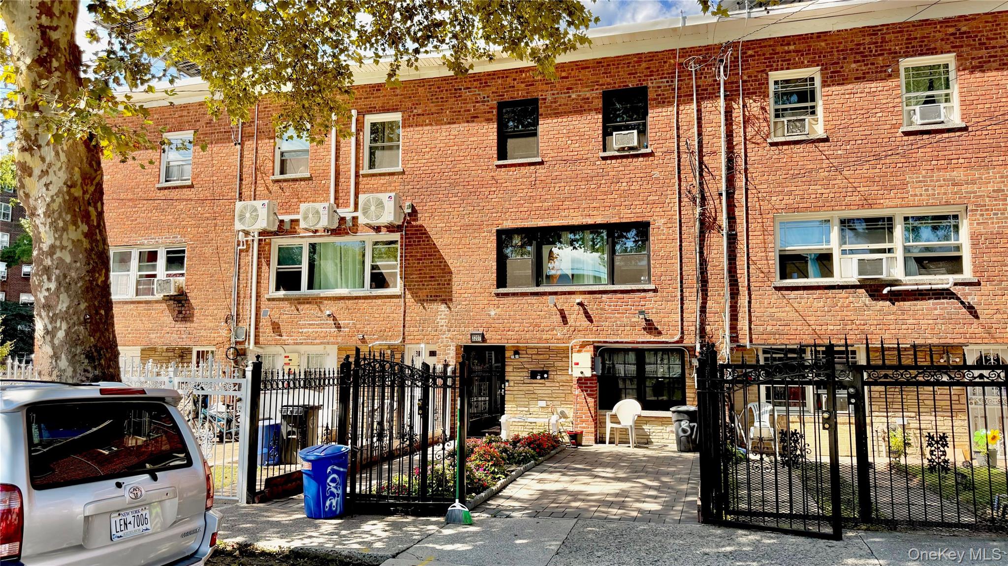 3207 Pearsall Avenue, Bronx NY 10469