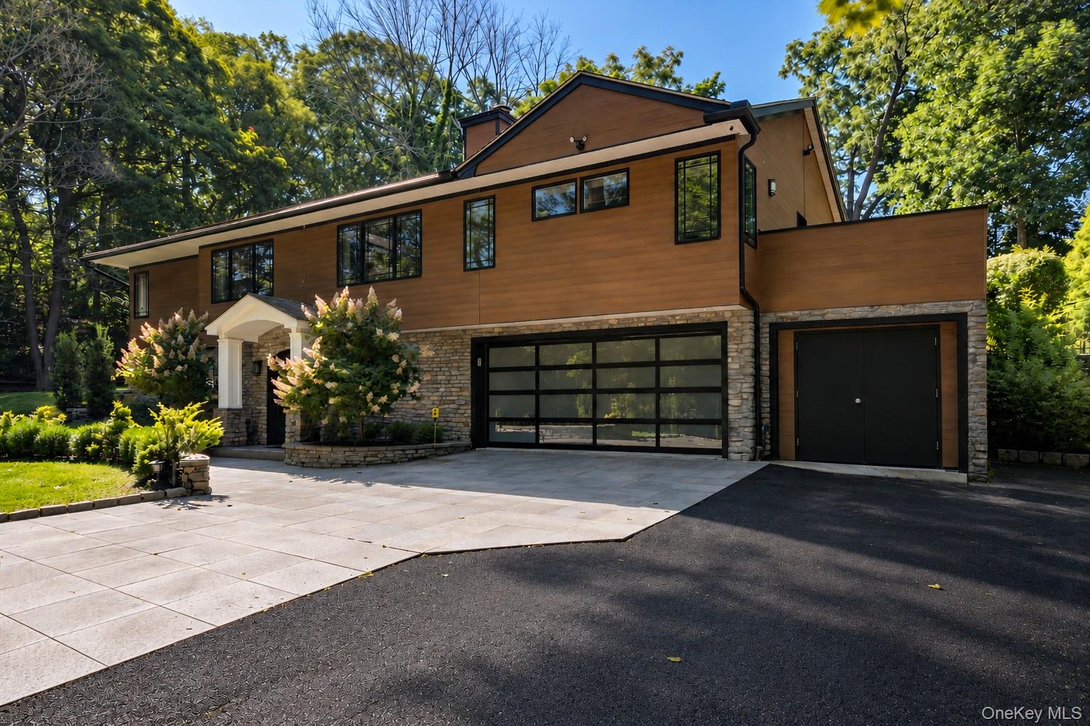 6 Tanyard Lane, Huntington NY 11743