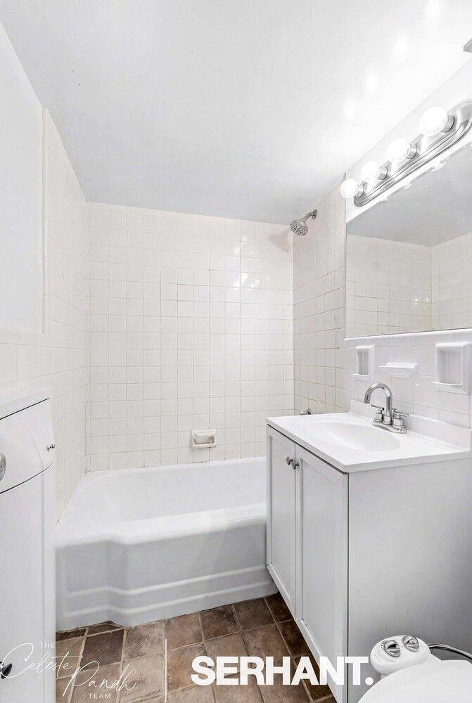 130 E 18TH Street Unit 8K, Manhattan NY 10003
