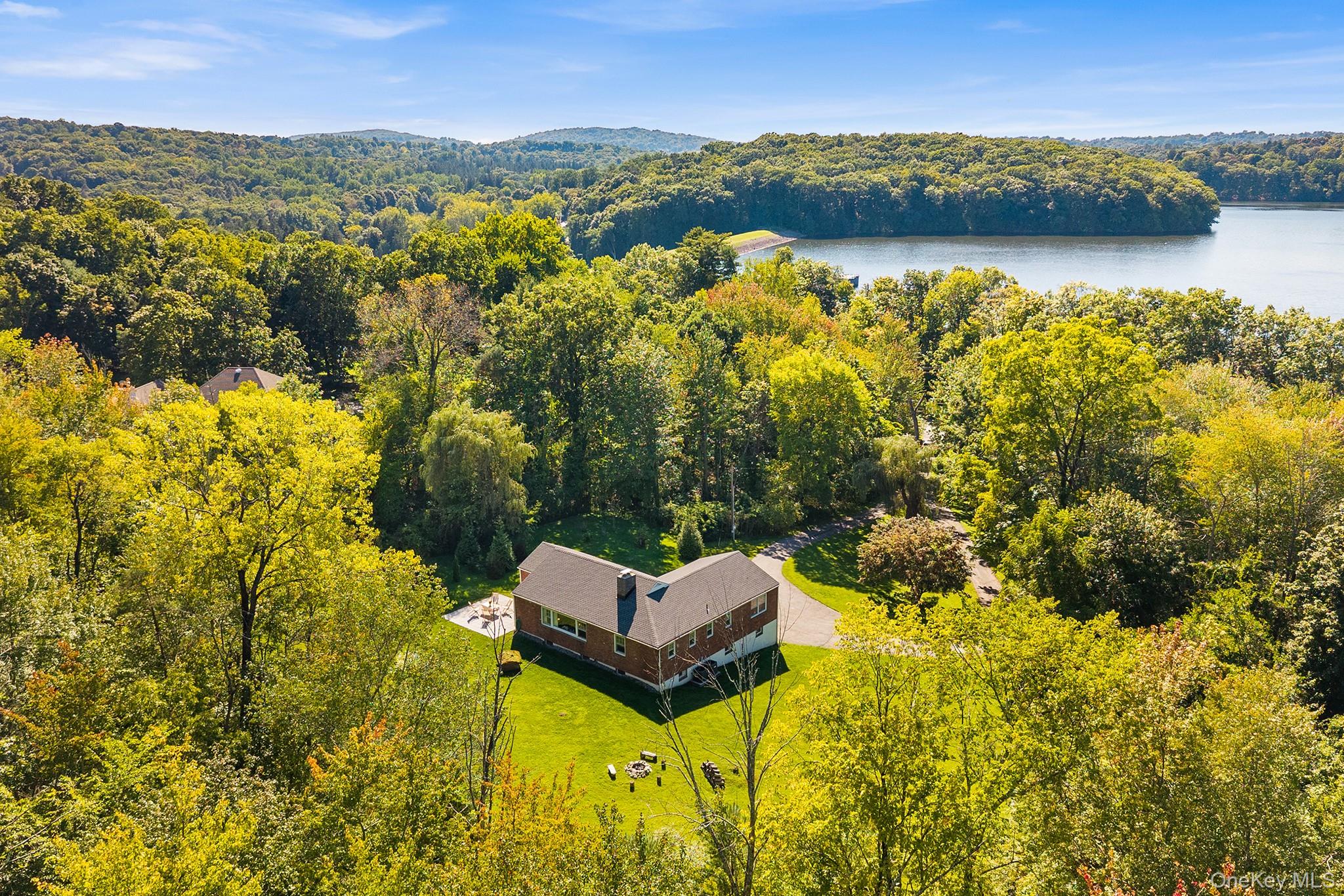 14 Lake Road, Katonah NY 10536