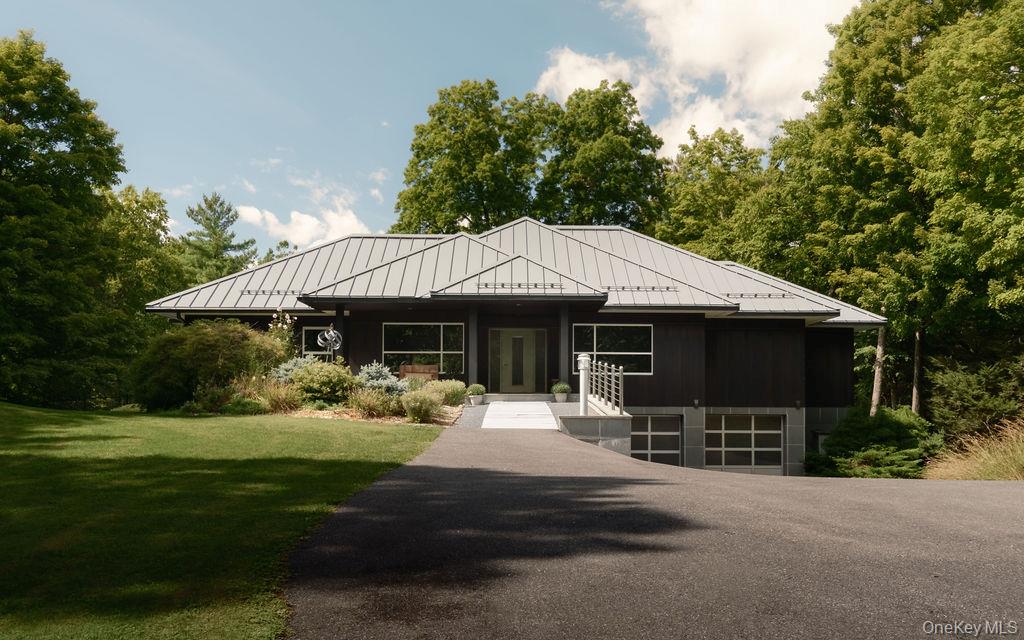 8 Sarah Court, Rhinebeck NY 12572