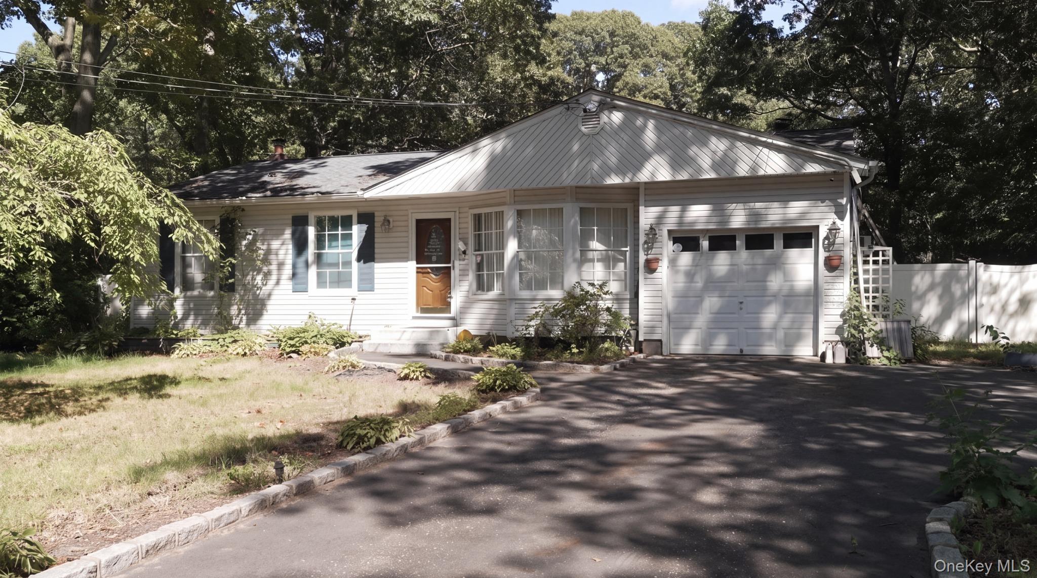 254 Auborn Avenue, Shirley NY 11967