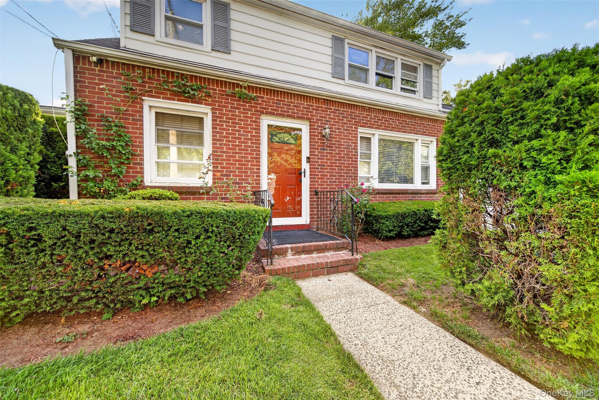 69 Stewart Avenue, Garden City NY 11530