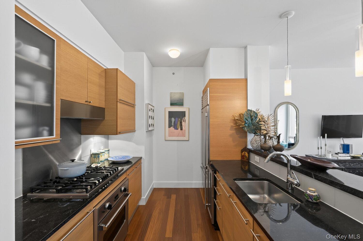 10 W END Avenue Unit 6F, Manhattan NY 10023