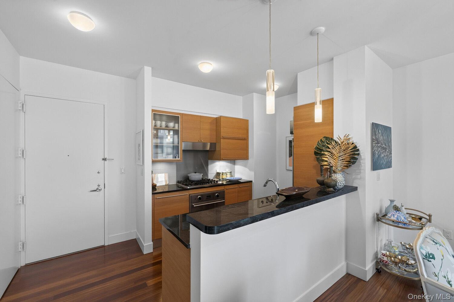 10 W END Avenue Unit 6F, Manhattan NY 10023