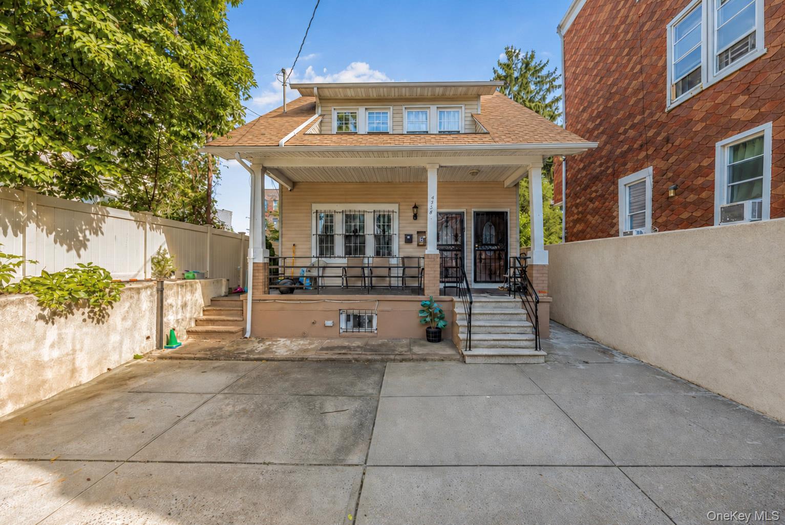4558 Richardson Avenue, Bronx NY 10470