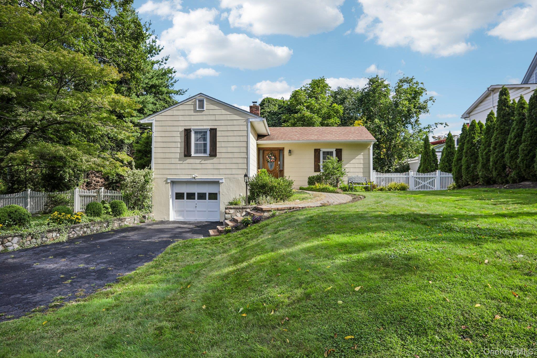 1 Brentwood Drive, Pleasantville NY 10570