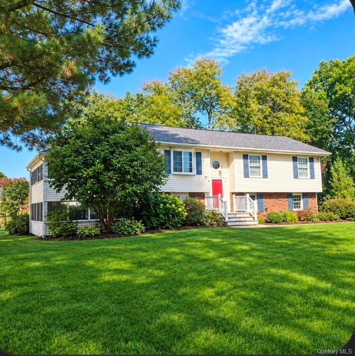 102 Meadow Lane, Poughkeepsie NY 12603