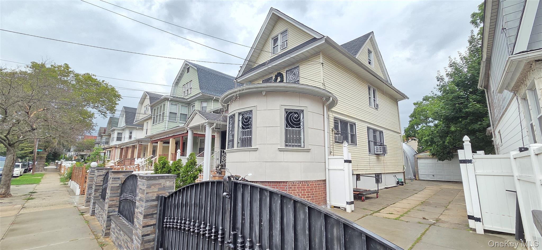 92-11 107th Street, Richmond Hill NY 11418