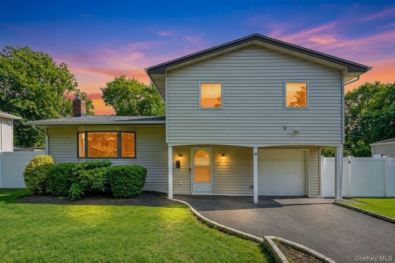18 Catherwood Crescent, Melville NY 11747