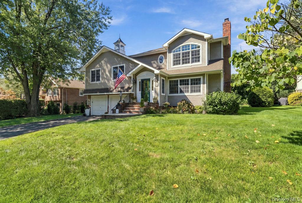 4 Bayview Circle, Manhasset NY 11030
