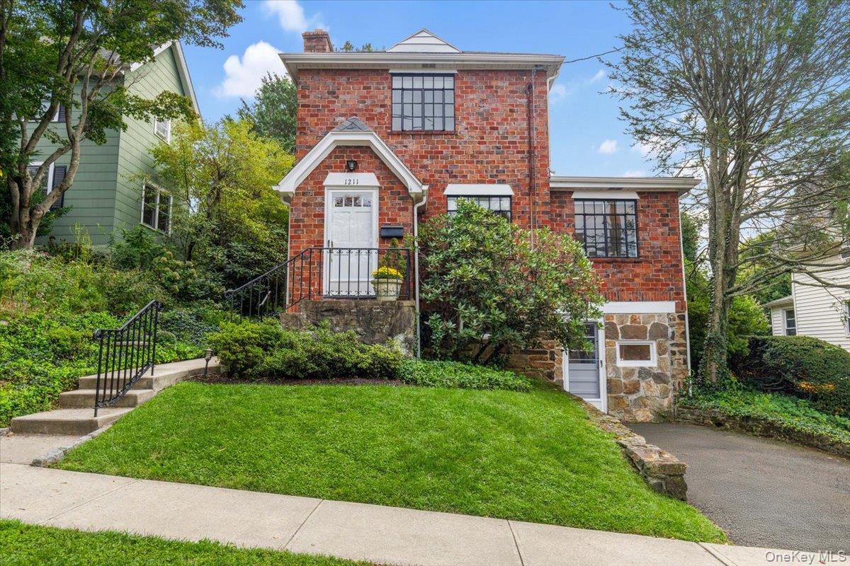 1211 Park Avenue, Mamaroneck NY 10543