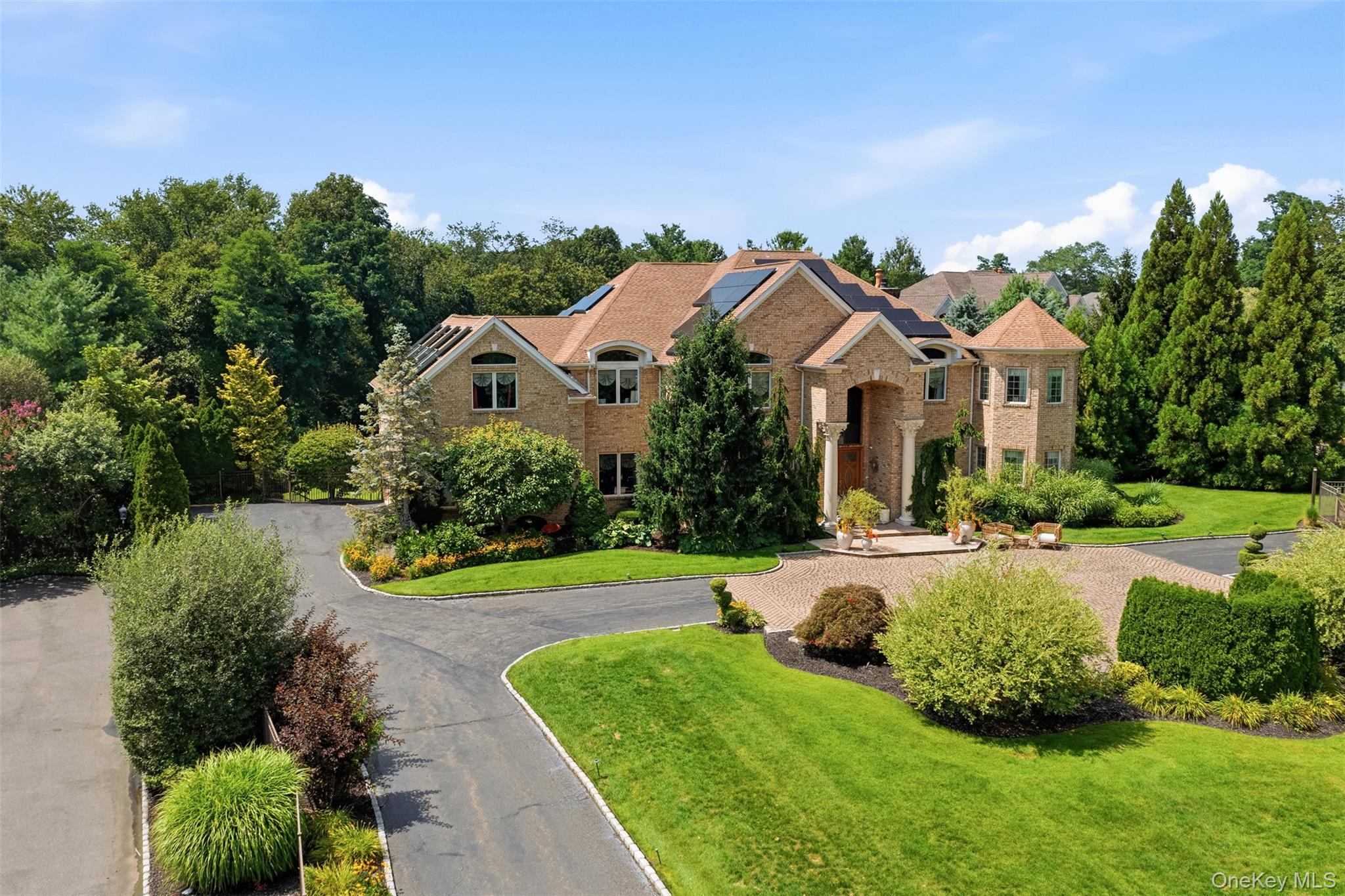 15 Peppermill Lane, Dix Hills NY 11746