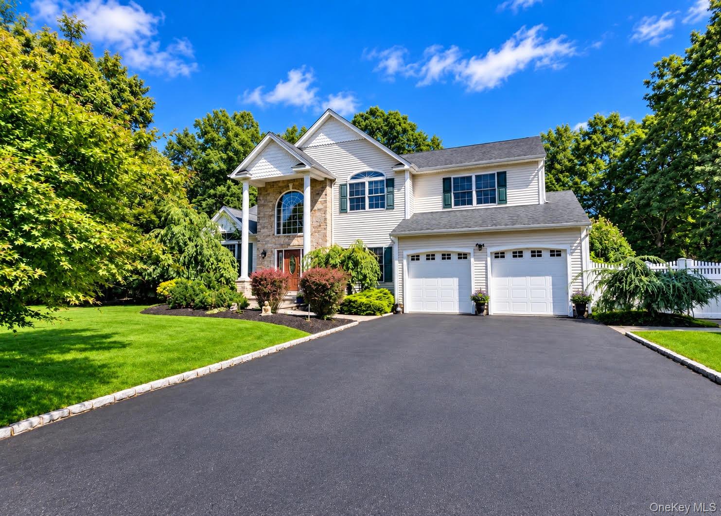 5 Keystone Court, Smithtown NY 11787