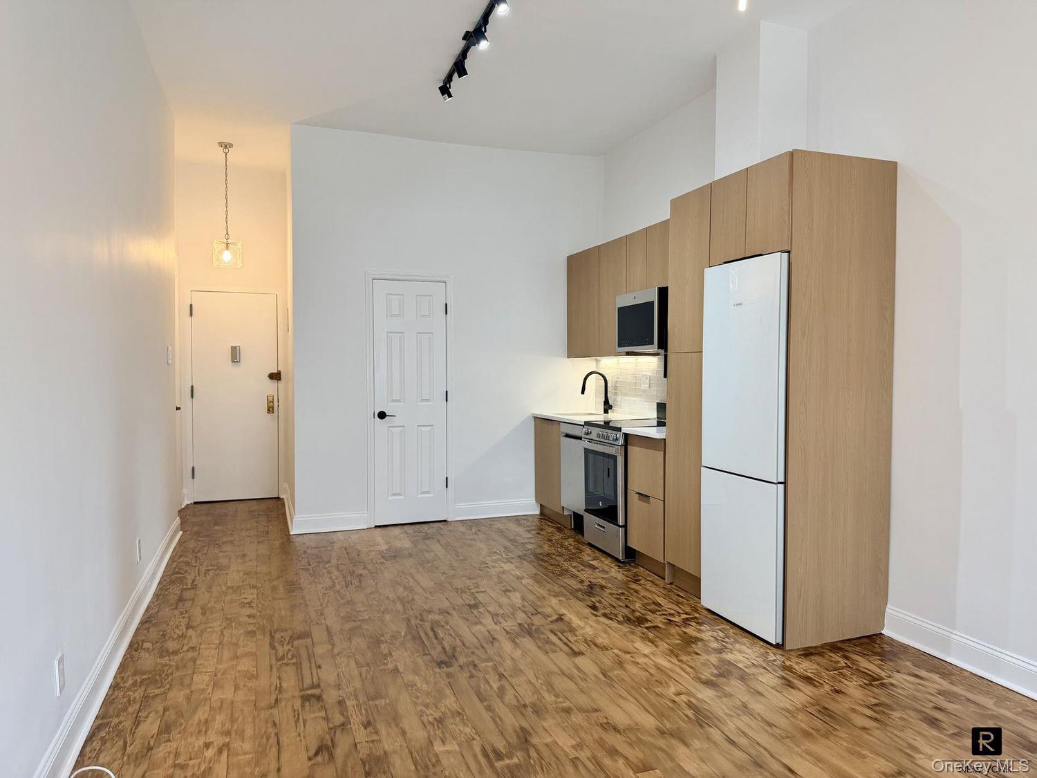 140 West 69th Street Unit 72-C, Manhattan NY 10023