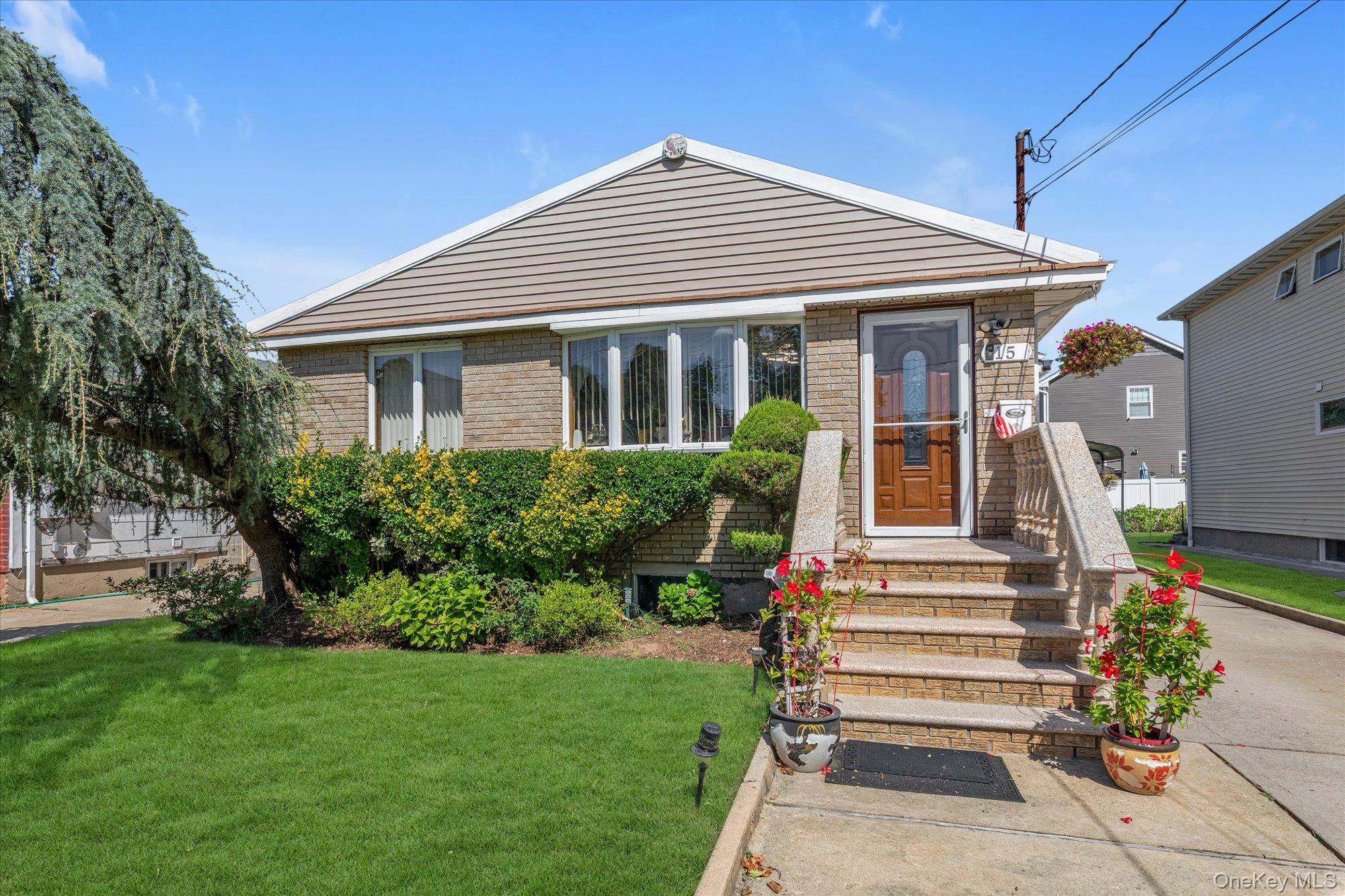 15 Hudson Avenue, Valley Stream NY 11580