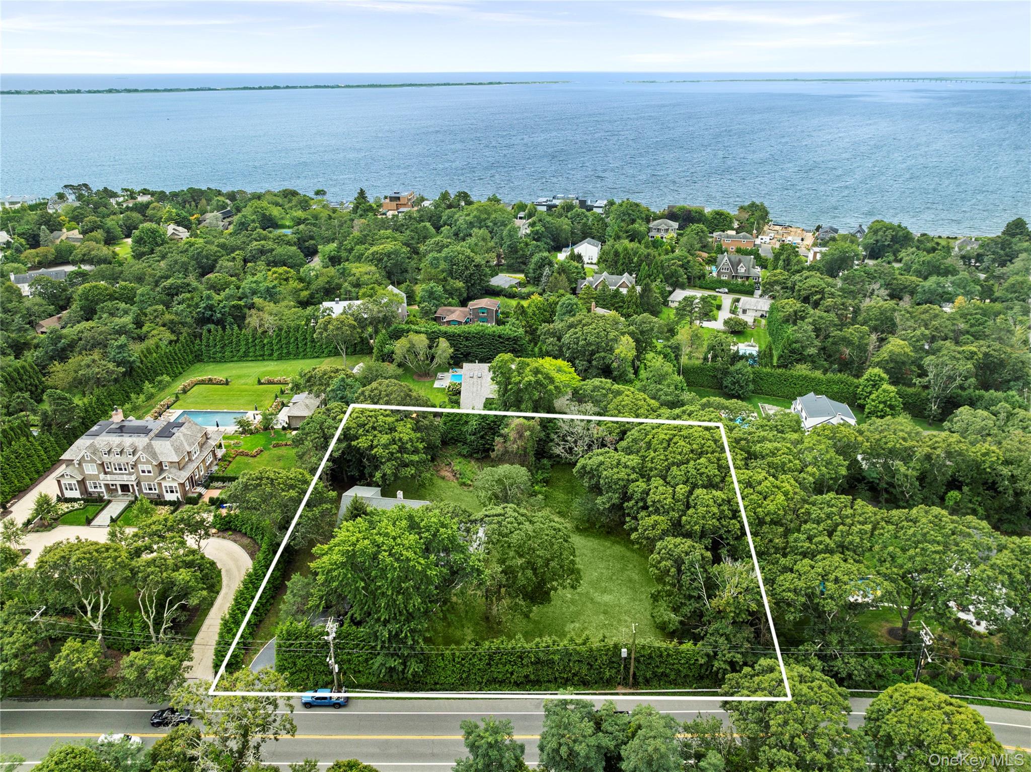 422 Montauk Highway, Southampton NY 11968