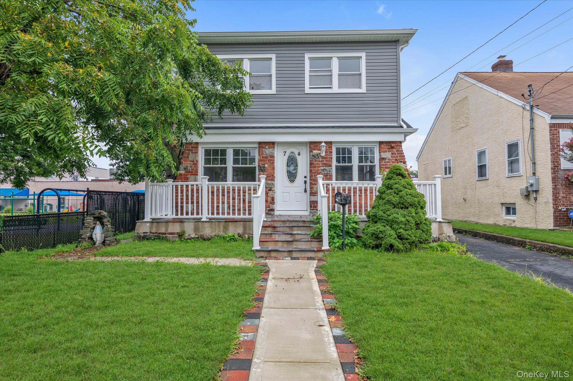74 Davis st, East Rockaway NY 11518