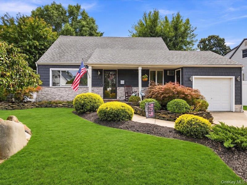 40 Greenwood Drive, North Babylon NY 11703