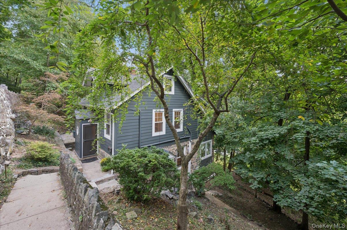 21 Cliff Street, Hastings-on-Hudson NY 10706