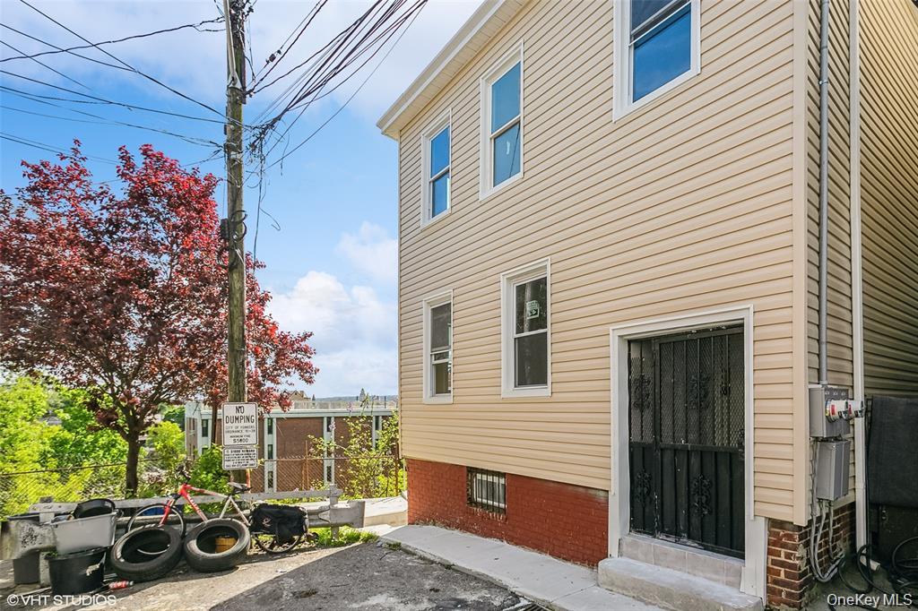 15 Stewart Place, Yonkers NY 10701