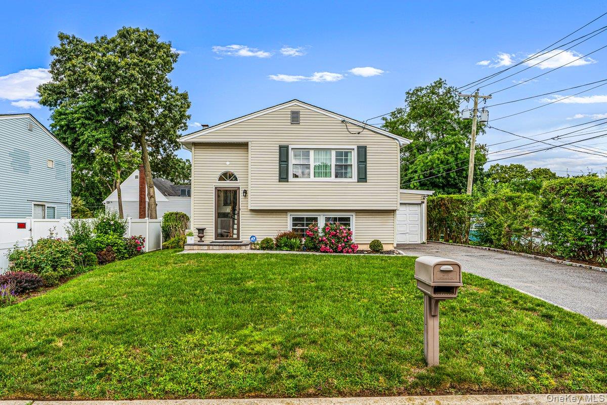 115 Margaretta Avenue, Massapequa NY 11758