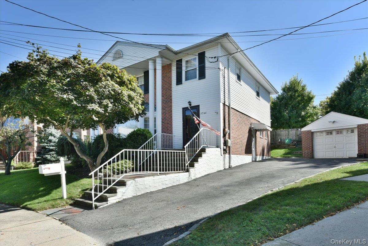 57-46 262nd Street, Little Neck NY 11362