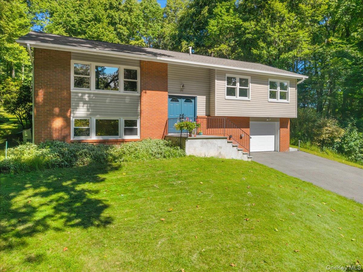 24 Willow Place, Lake Peekskill NY 10537