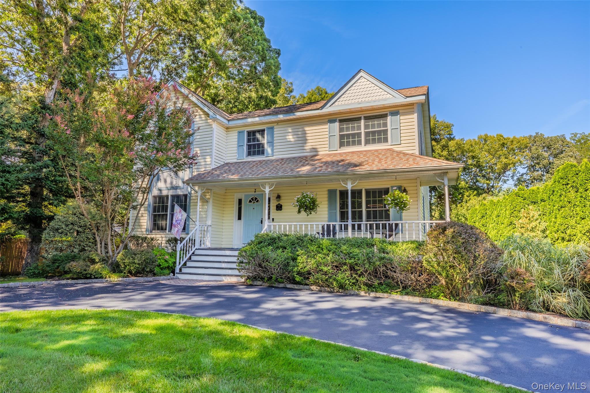 7 Holly Lane, Port Jefferson NY 11777