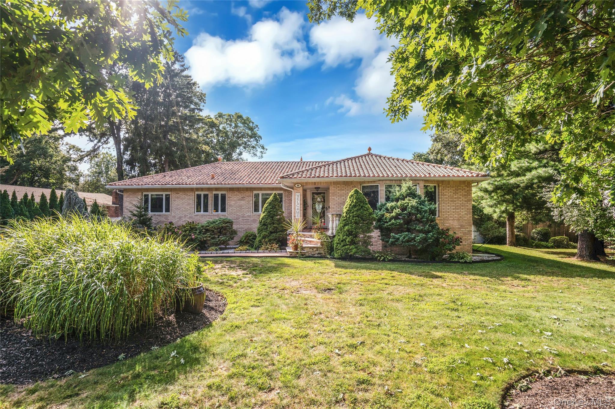 96 McCulloch Drive, Dix Hills NY 11746