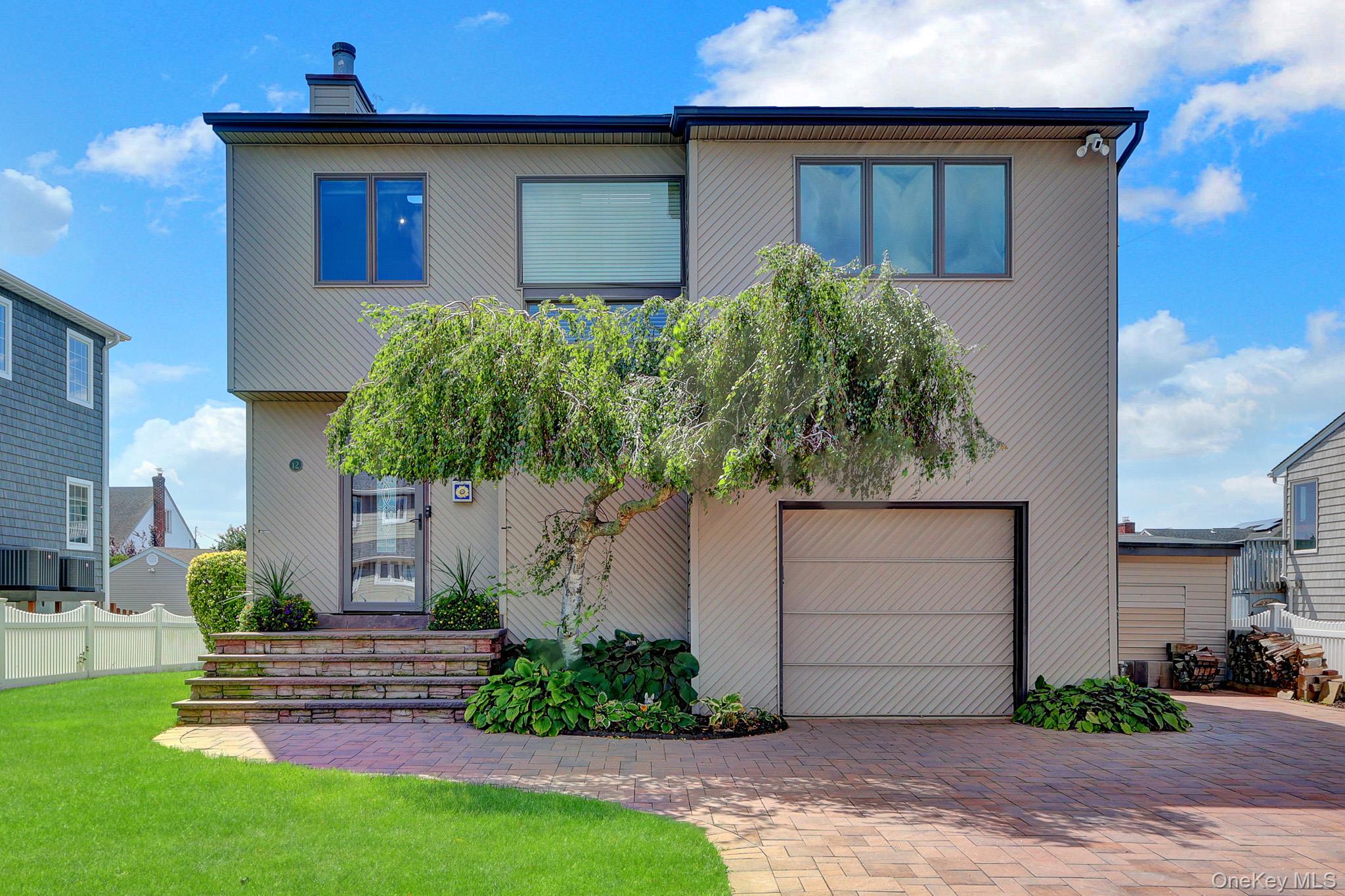 12 Jetmore Place, Massapequa NY 11758