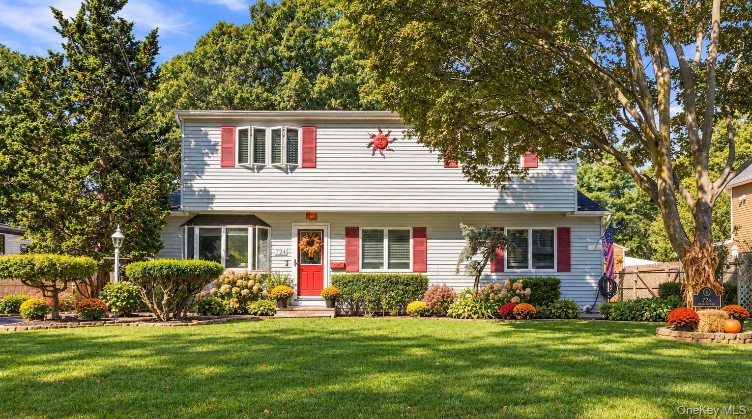 724 Sandra Avenue, West Islip NY 11795