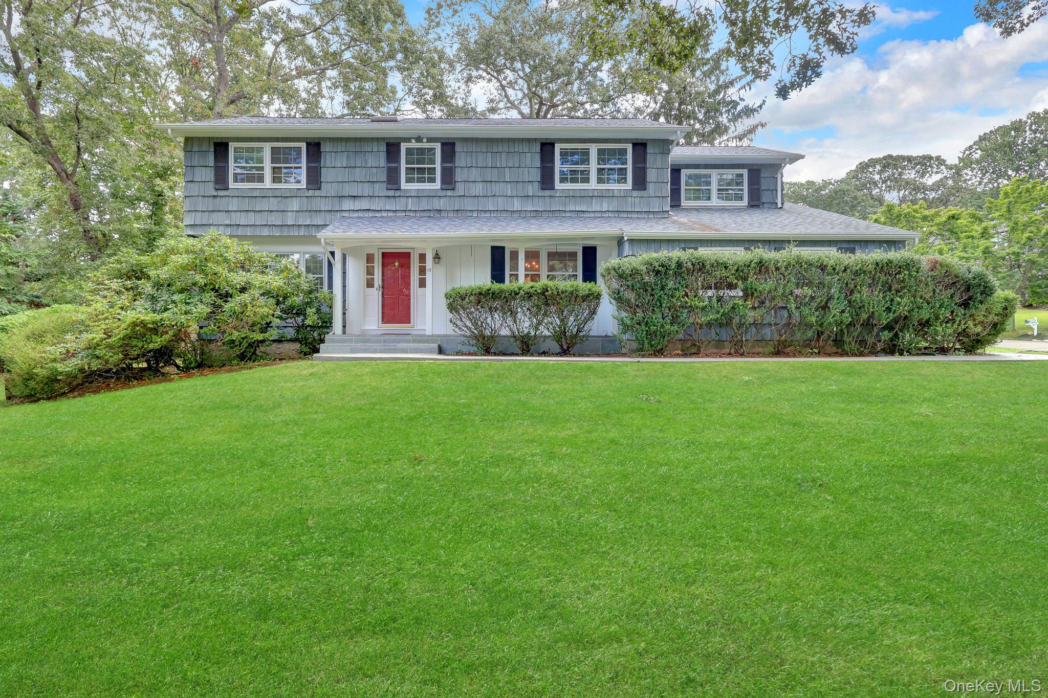 15 Tobi Lane, East Setauket NY 11733