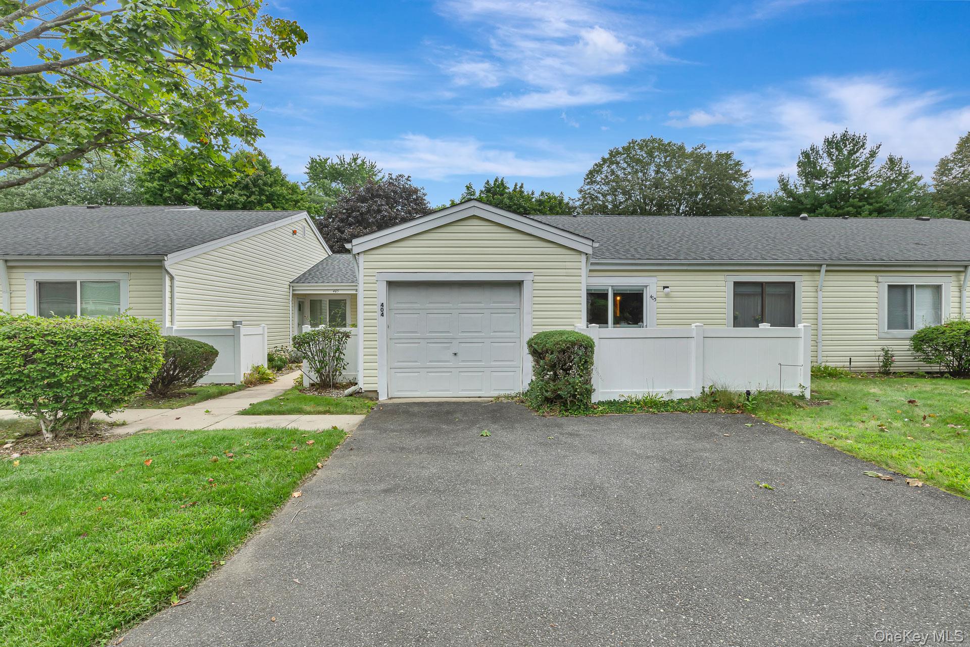 403 Cabot Court E, Saint James NY 11780