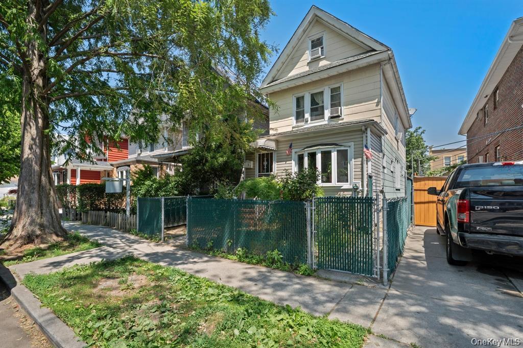 9121 110th Street, Richmond Hill NY 11418