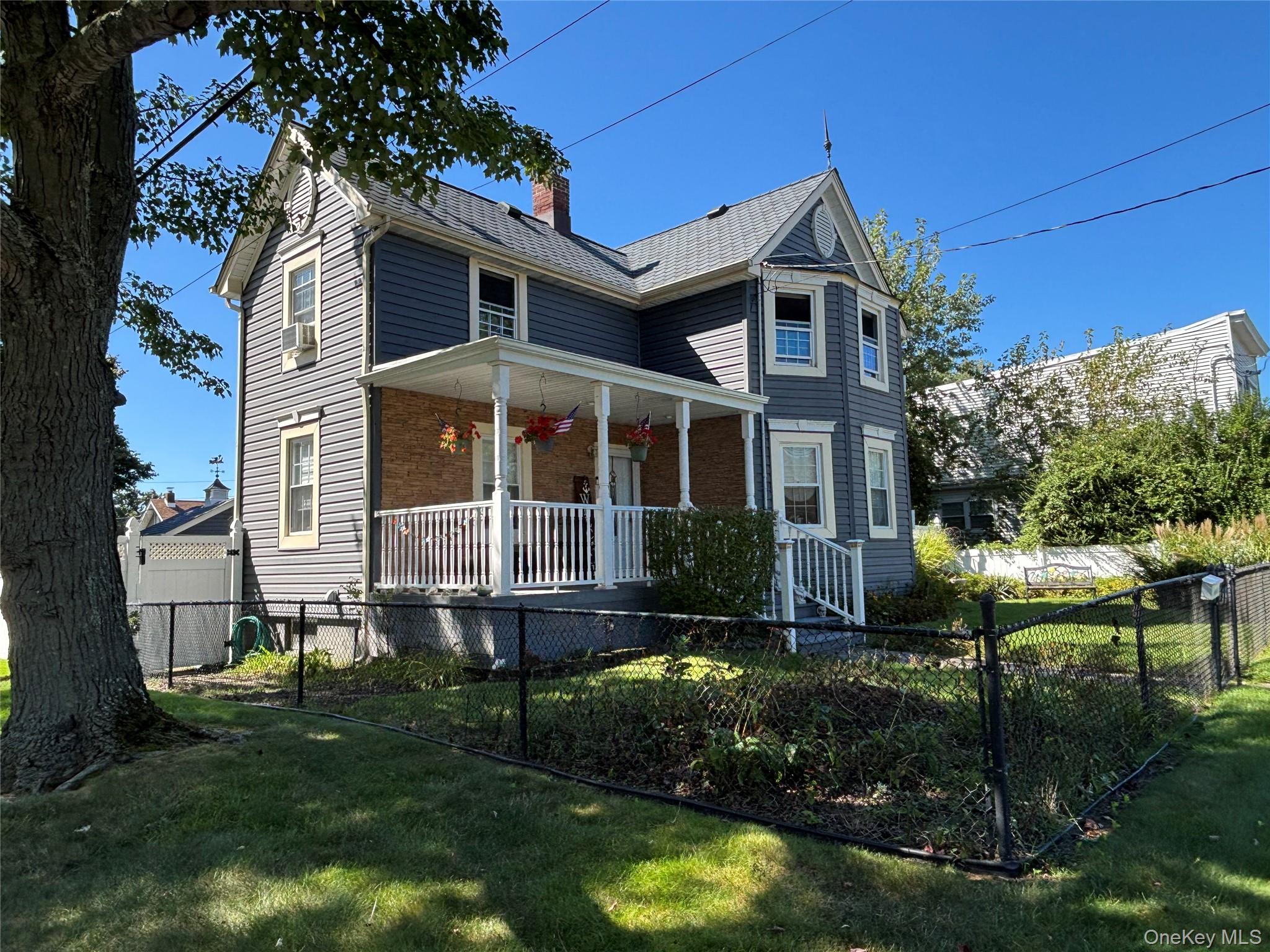 197 S 7th Street, Lindenhurst NY 11757