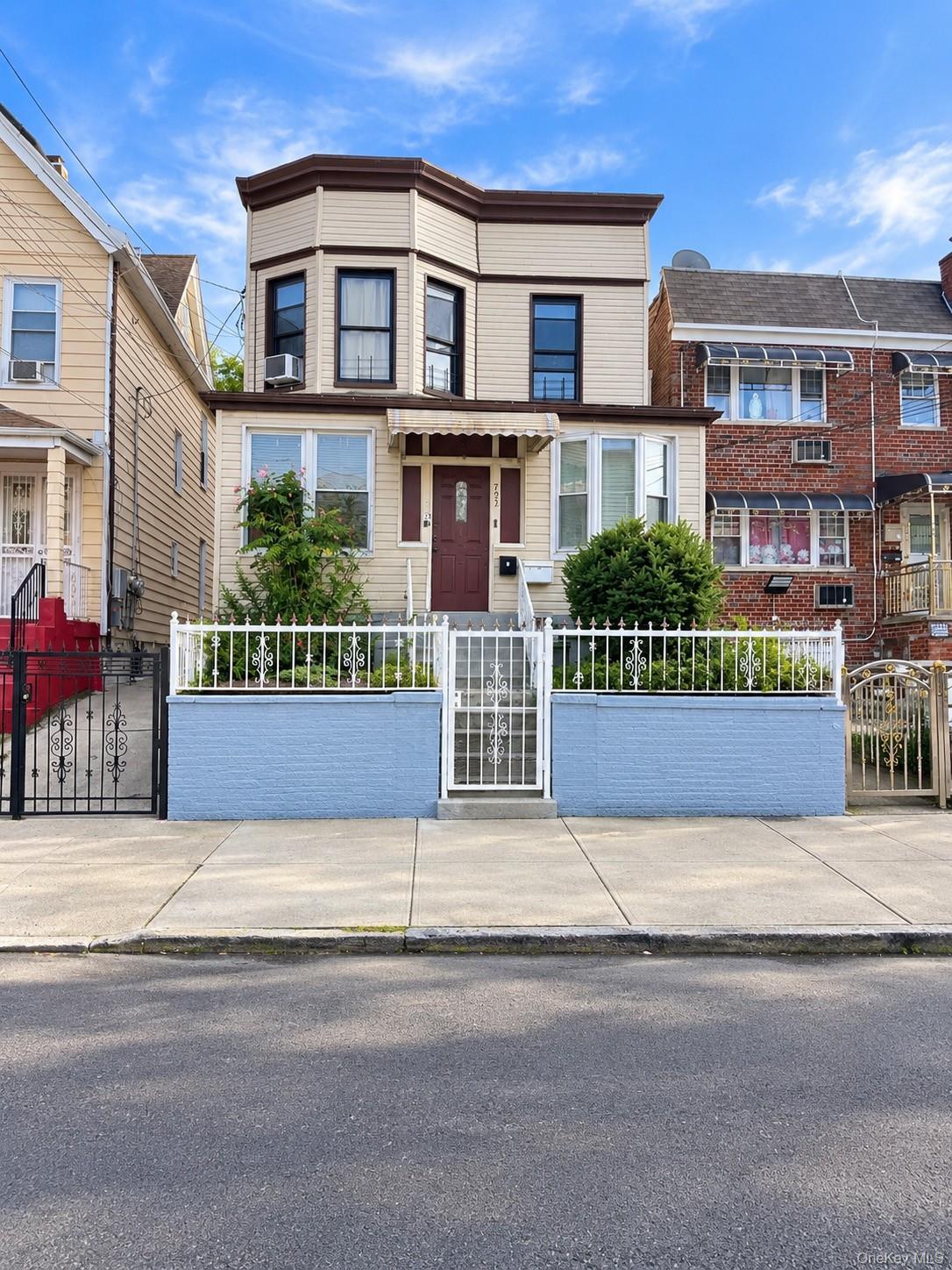 732 E 223rd Street, Bronx NY 10466