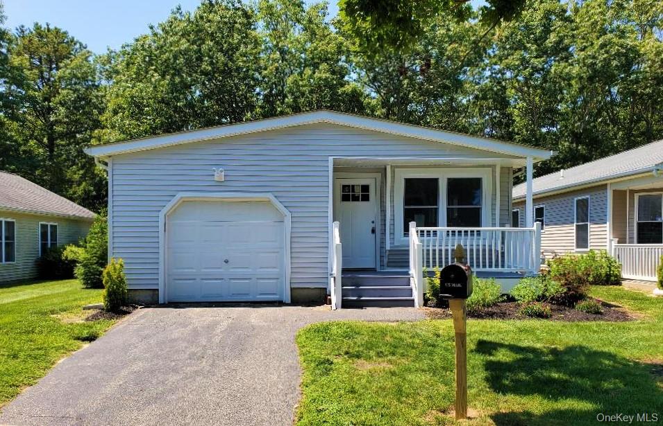 201 Village Circle W, Manorville NY 11949