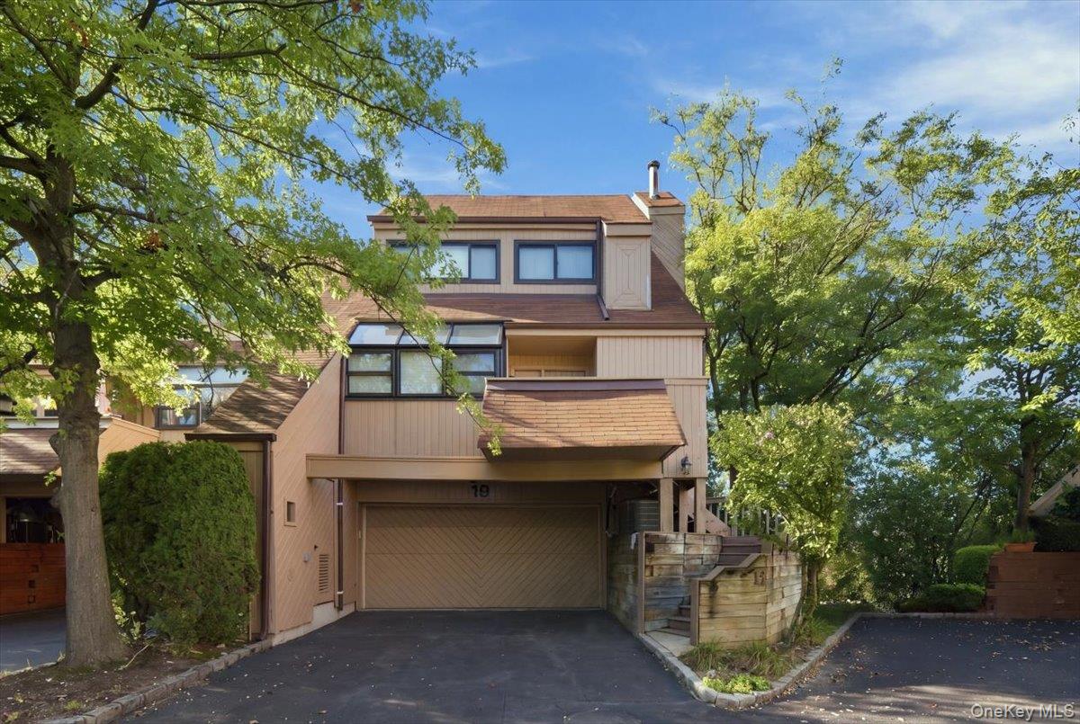 19 John Bean Court, Port Washington NY 11050