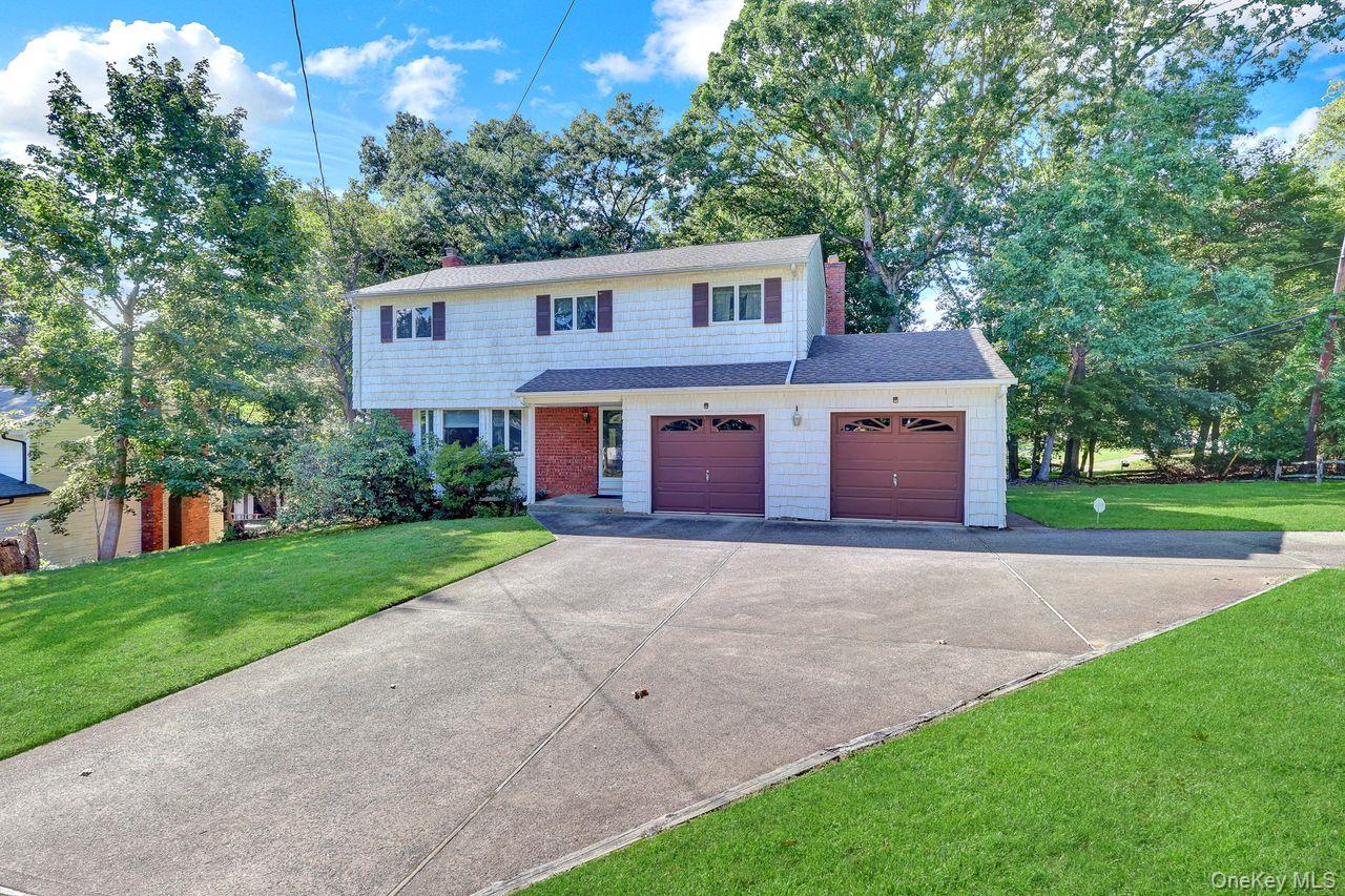 14 Morewood Drive, Smithtown NY 11787