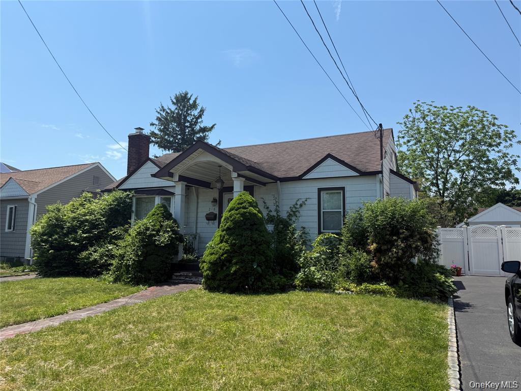 218 Park Avenue, Hicksville NY 11801