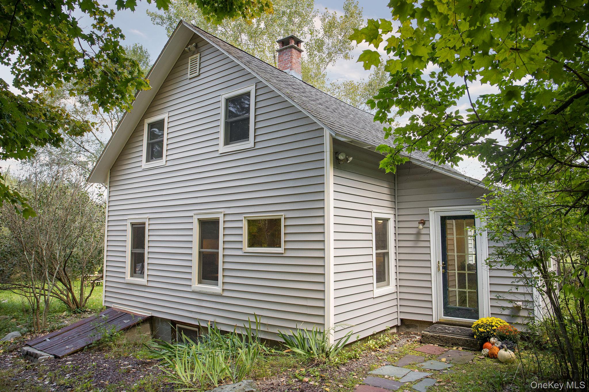 861 Snydertown Road, Claverack NY 12521