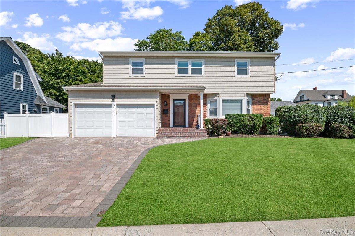 711 Koelbel Court, Baldwin NY 11510