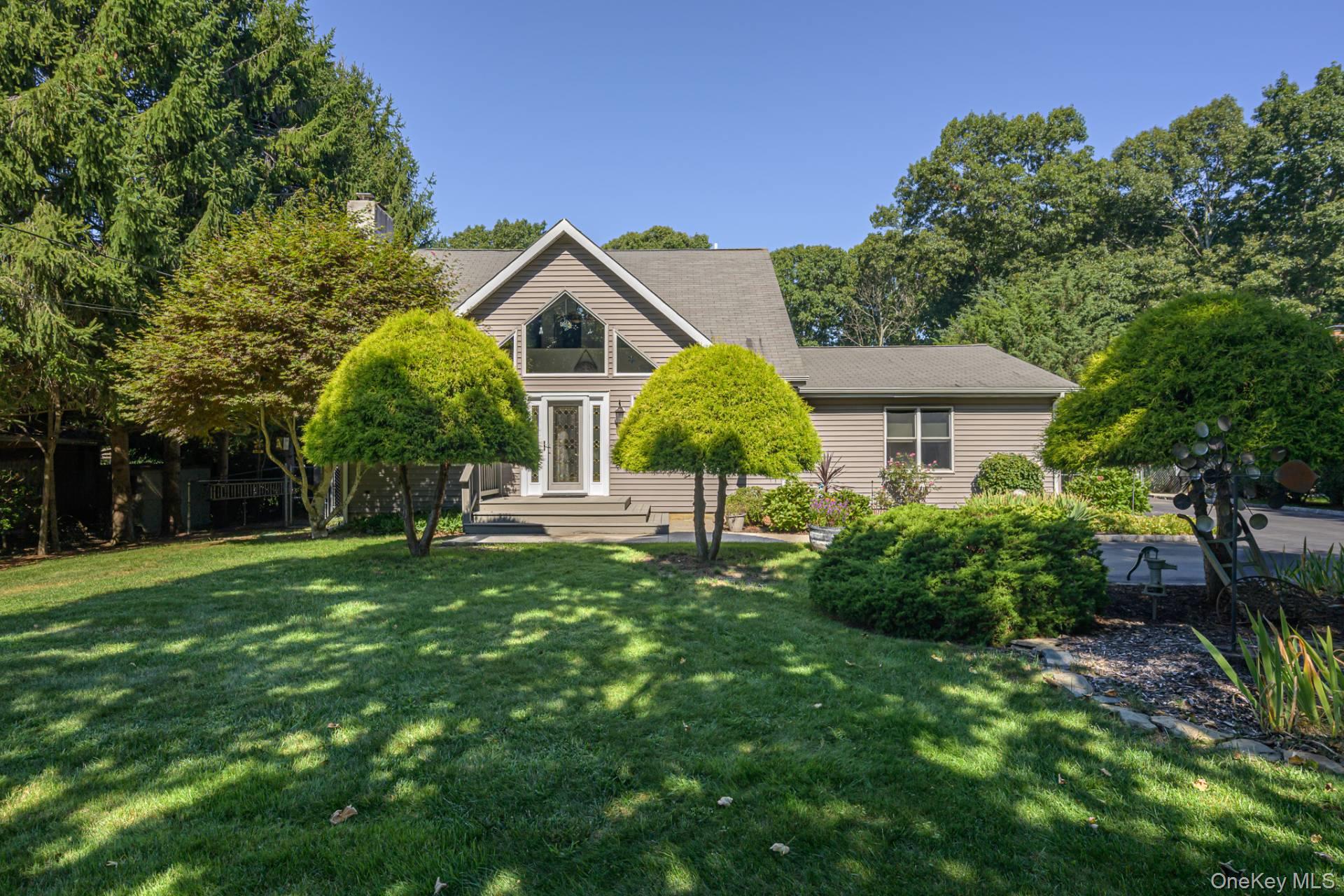 4 Rainbow Lane, East Moriches NY 11940